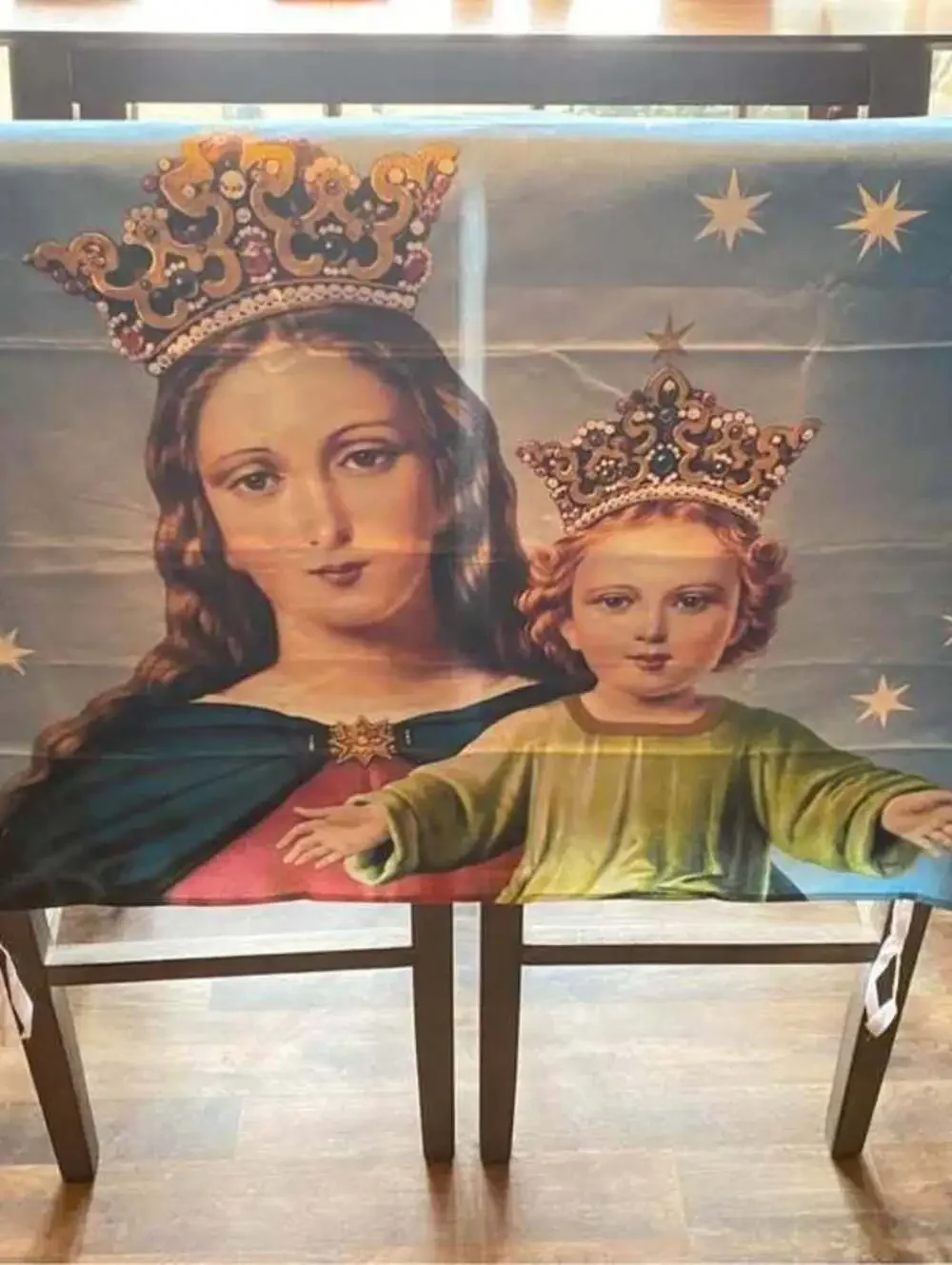 Wallhanging Maria Auxiliadora banner